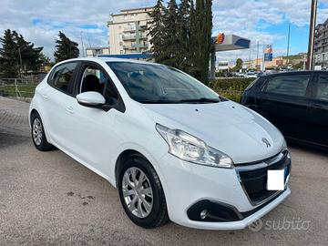 Peugeot 208 BlueHDi 75 5 porte Allure