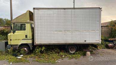 camion  NISSAN
