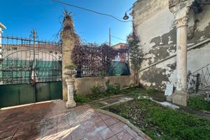 Appartamento con cortile