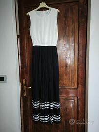 tuta a pantalone elegante ragazza