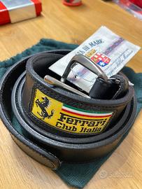 Cintura vintage in pelle nera Ferrari
