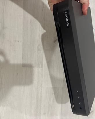 VR Hikvision iDS-7208HQHI-M1/S 8 canali AcuSense