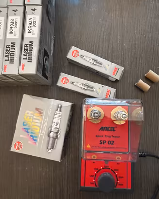 Kit 4 candele NGK Laser  Iridium IKR9j8 933111