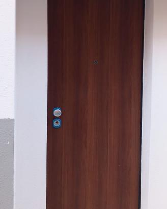 porta blindata Yale 