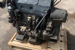 Motore Mercedes tipo OM 904 LA