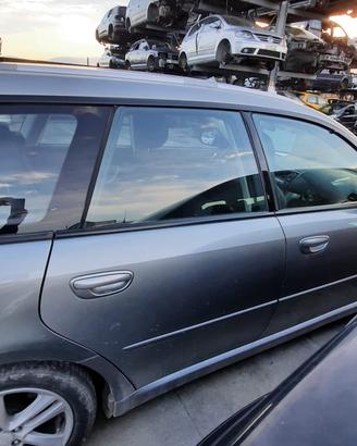 SUBARU LEGACY STATION WAGON 2015 - PORTA POSTERIOR