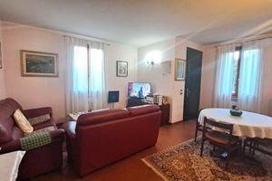Porzione di trifamiliare di testa con 3 camere