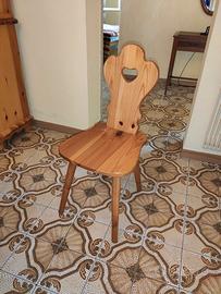 Sedie in legno, sei pezzi