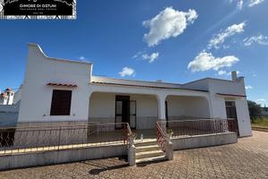 VILLA RED - 150mq - 1km DAL CENTRO ABITATO -OSTUNI