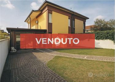 PORZIONE DI QUADRIFAMILIARE A ARDEA