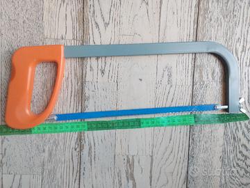 seghetto a mano per tagliate metallo