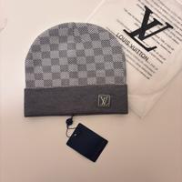 Berretto grigio a scacchi