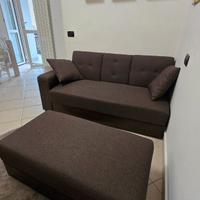 Divano letto con pouf