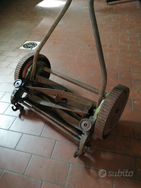Taglia erba manuale antico