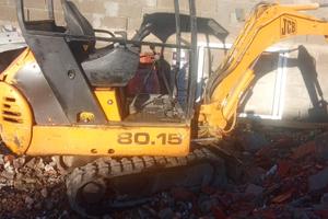 Mini escavatore JCB  Motore nuovo 2020 + 2 benne