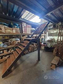 Scala in ferro e legno per interni