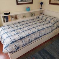 Letto singolo, mobile e testiera di falegnameria 