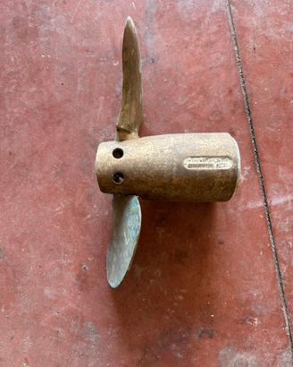 Elica Volvo Penta, due pale con mozzo