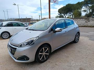 Peugeot 208 BlueHDi 75 5 porte Allure