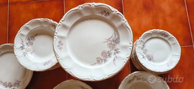 Servizio di piatti vintage in porcellana