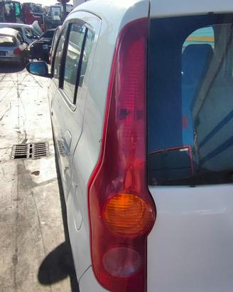 DAIHATSU CUORE 2010 STOP POSTERIORE SX