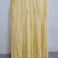 Abito in pizzo giallo