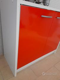 mobile bagno rosso