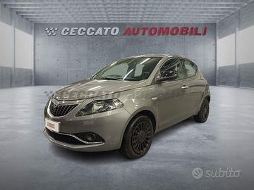 Lancia Ypsilon 1.0 firefly hybrid Silver s&s ...