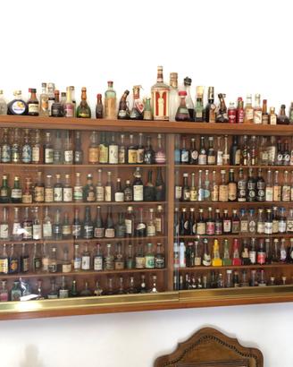 Collezione liquori mignon + bacheca in legno