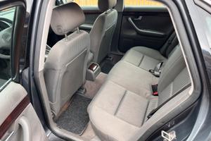 Vendi audi a4 2.5 tdi quattro