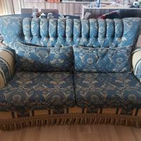  2  divani 2 e 3 posti a 590,00 euro