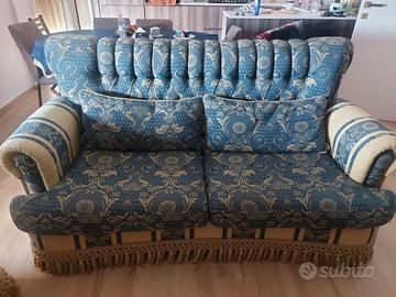  2  divani 2 e 3 posti a 590,00 euro