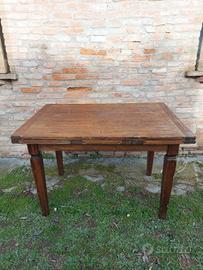 Tavolo in legno allungabile