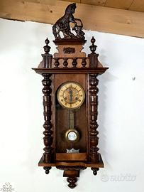 176385 Antico orologio a pendolo con cavallino