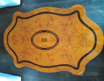 Tavolino a biscotto in radica con motivi floreali