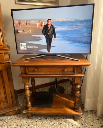 Tavolino porta TV arte povera con cassetto