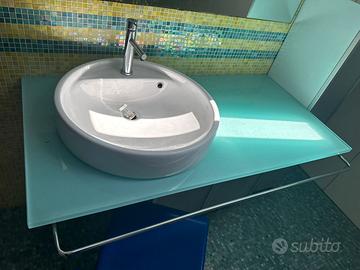 top vetro bagno con ciotola e portasciugamani