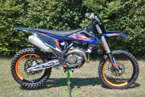 Ktm SMR 450 2026 tripla omologazione in rodaggio
