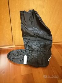 Abbigliamento antipioggia per moto