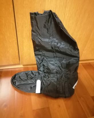 Abbigliamento antipioggia per moto