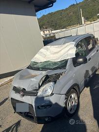 FIAT PANDA ANNO 2022 INCIDENTATA