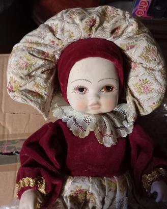 Bambola in ceramica