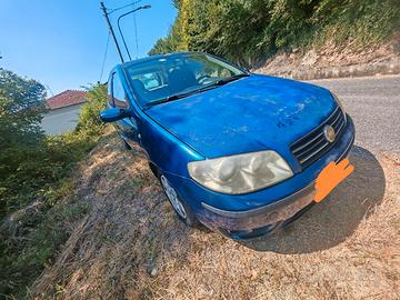 auto fiat punto 