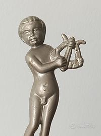 Statuina metà del '900 con base in onice