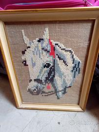 Ricamo Artigianale Cavallo Bianco '70 In Cornice