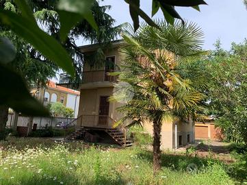 VILLA SINGOLA A PADERNO DUGNANO