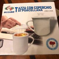 Tazza con coperchio in porcellana