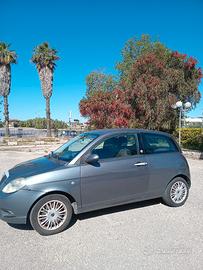 utilitaria  LANCIA Y GPL 2009