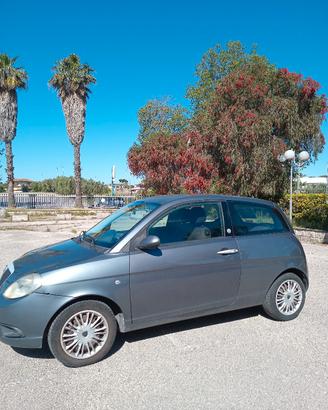 utilitaria  LANCIA Y GPL 2009