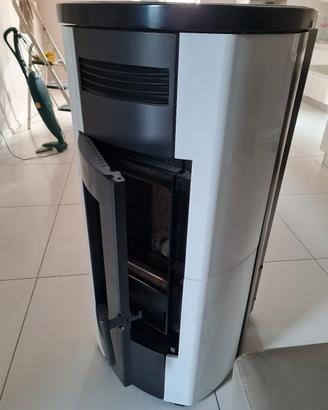 Stufa a pellet hidro HRV 200 TOUCH